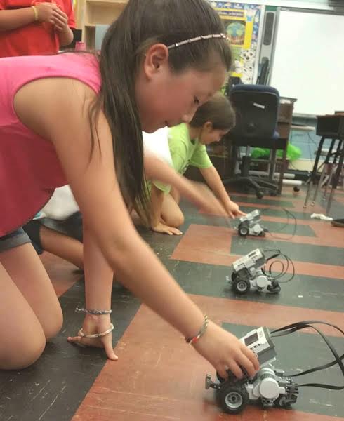 Spring Into Summer Camp Fun: Robots Are Coming to the Mall!