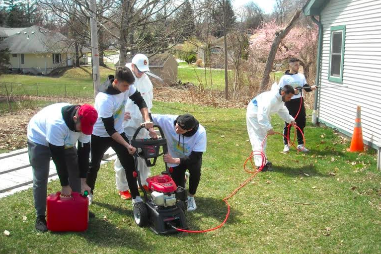 Volunteers of the Week: St. Thomas Aquinas College Students Participate in ‘Spring Day of Caring’ @ United Hospice of Rockland