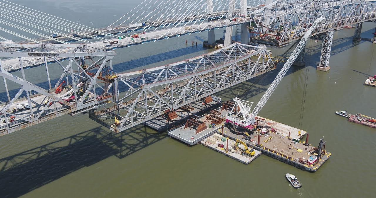 Crews remove the first portion of Tappan Zee main span
