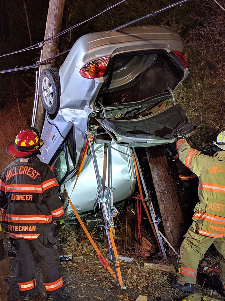 Nobody seriously hurt in Pomona car wreck