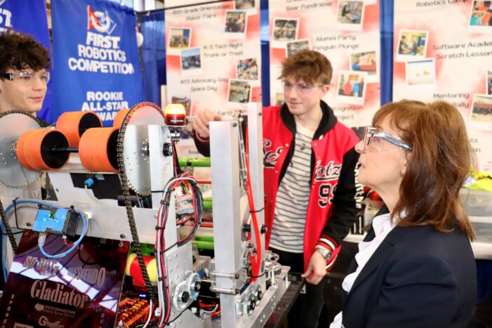 O&R donates $20,000 to Rockland High School’s robot builders; helps bring high-tech studies to life