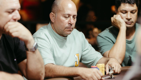 Fixed-Limit and No-Limit Poker Feel Like Different Games